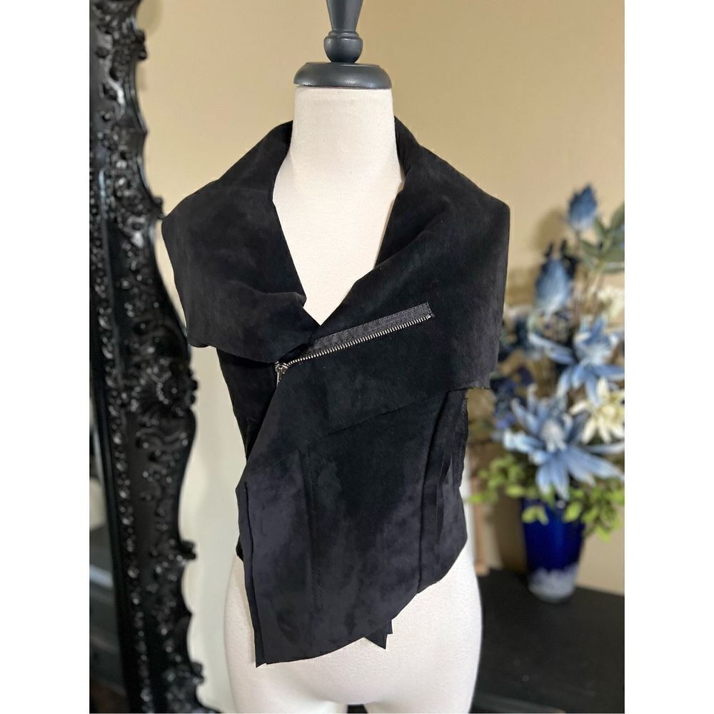 BCBGMAXAZRIA Fabian Black Faux Suede Vest Size XXS